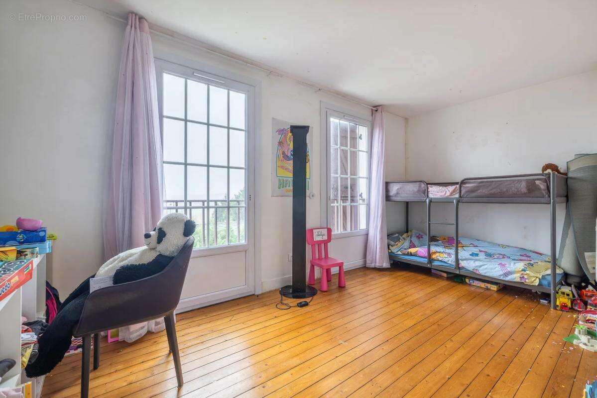 Maison à CORBEIL-ESSONNES