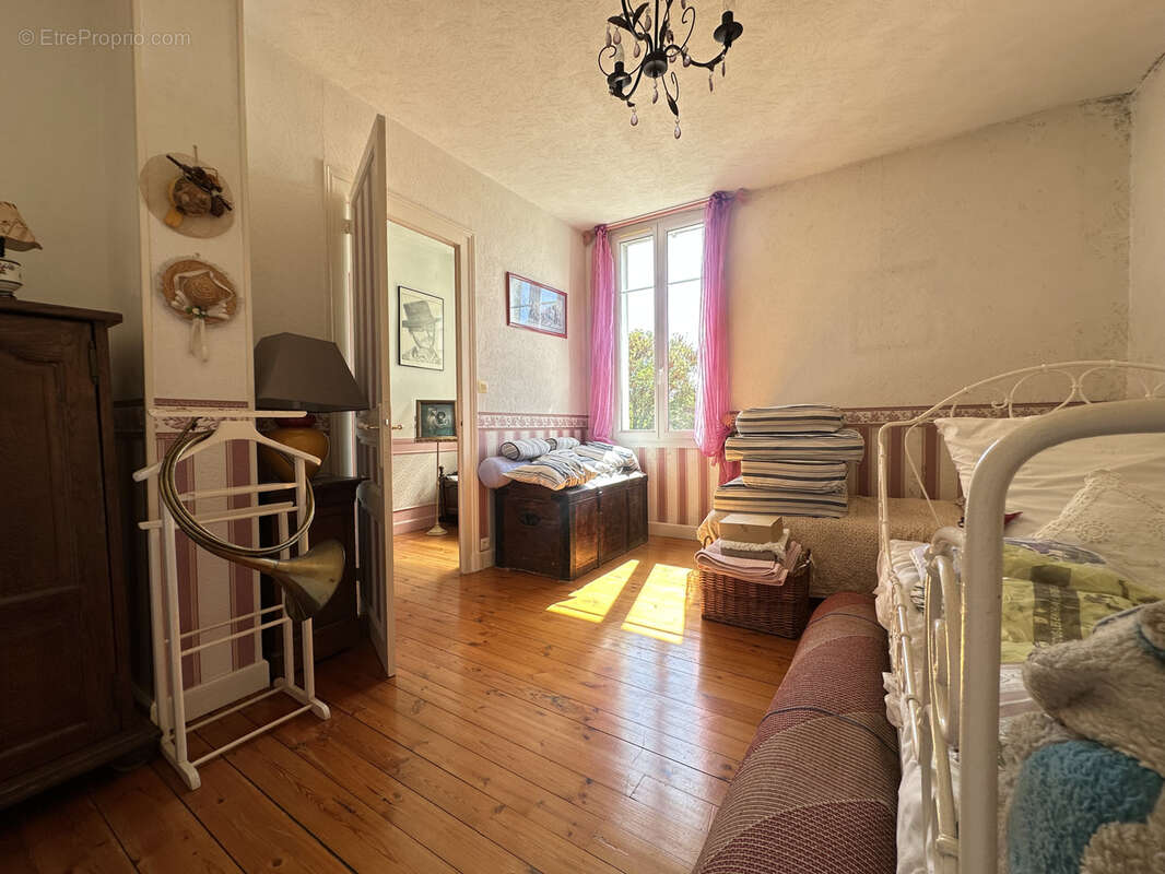 Maison à BARBEZIEUX-SAINT-HILAIRE