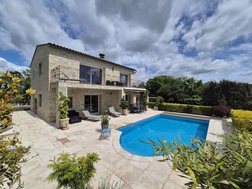 Maison à REGUSSE