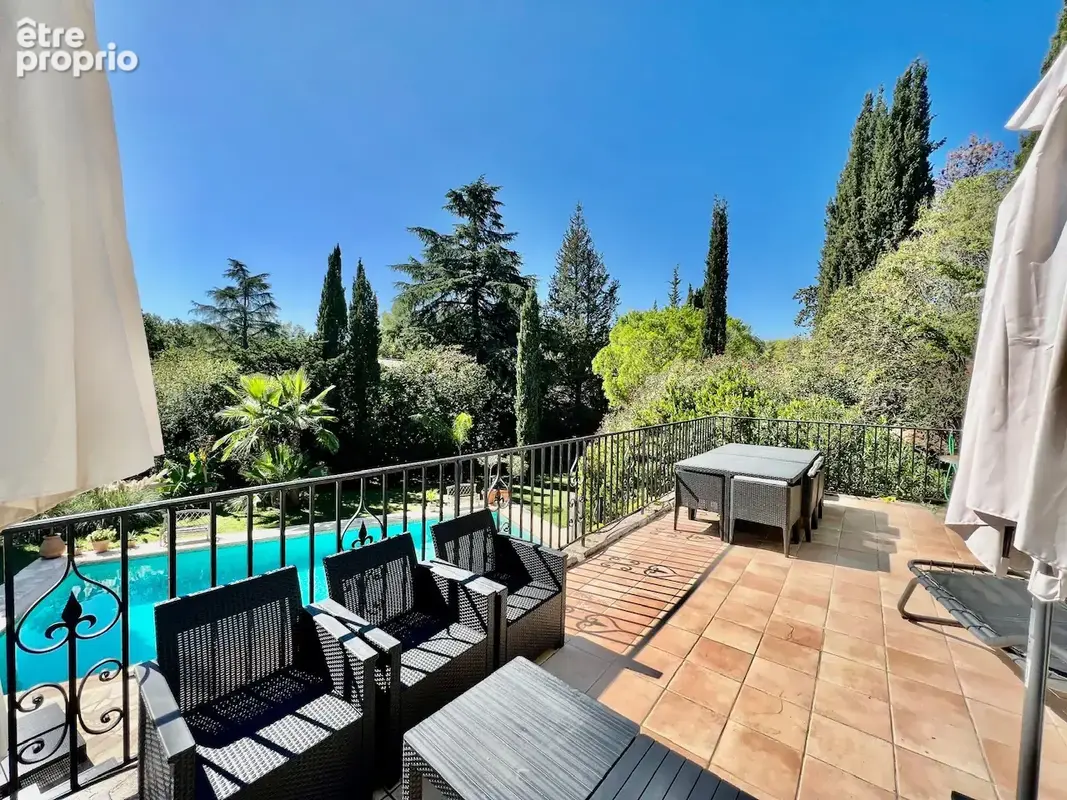 Villa moderne de 346m2 pleine de charme, au calme absolu situé à 500 mètres de Mougins - photo 3