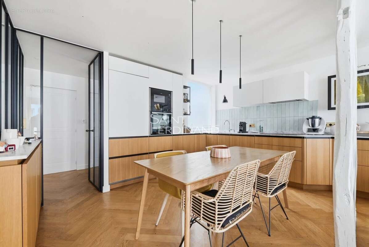 Exclusivité. Paris 18ème Abbesses.  Magnifique Triplex de 6 pièces  4 chambres. - photo 3