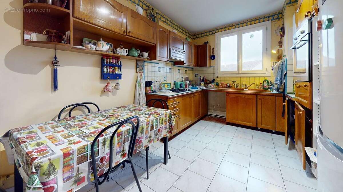 Maison à PIERRE-BENITE