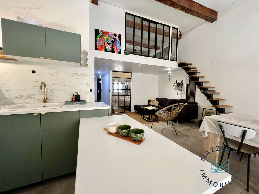 Appartement à MARSEILLE-6E