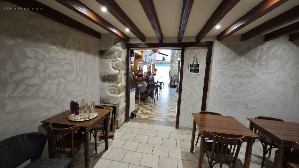 Commerce à VILLENEUVE-SUR-YONNE