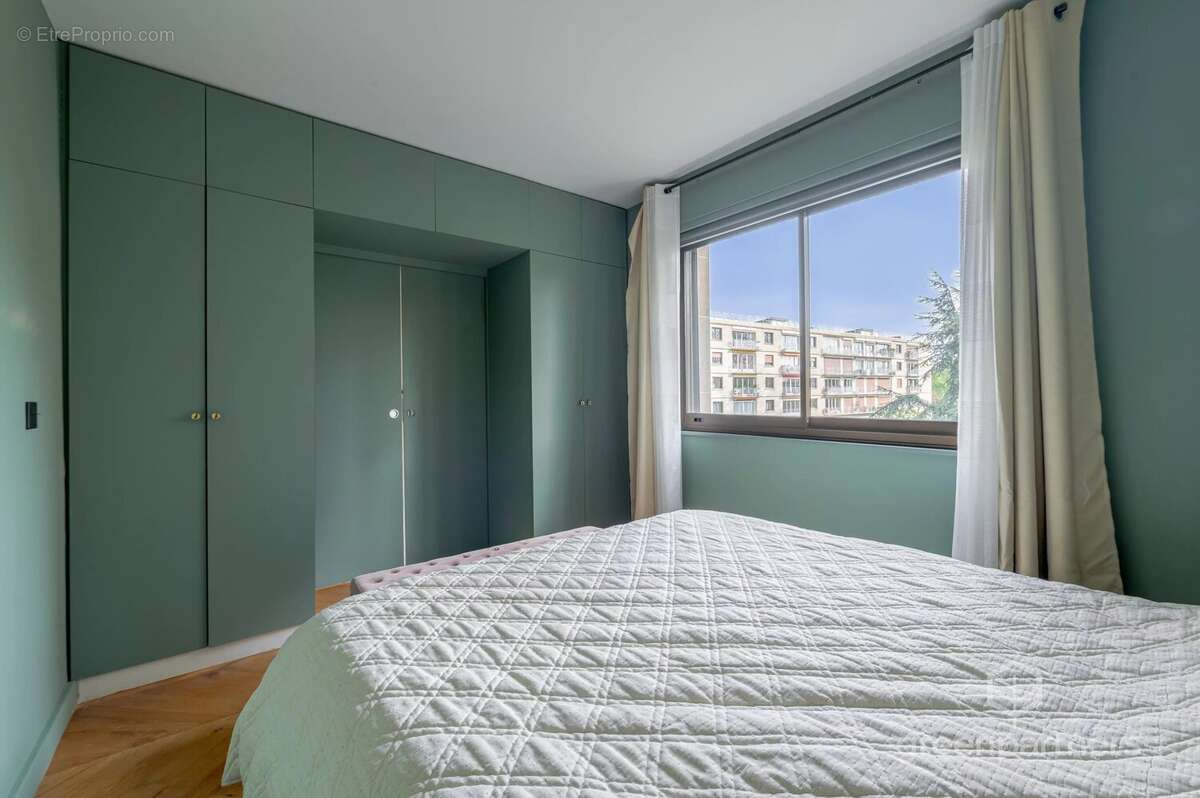 Appartement à NEUILLY-SUR-SEINE