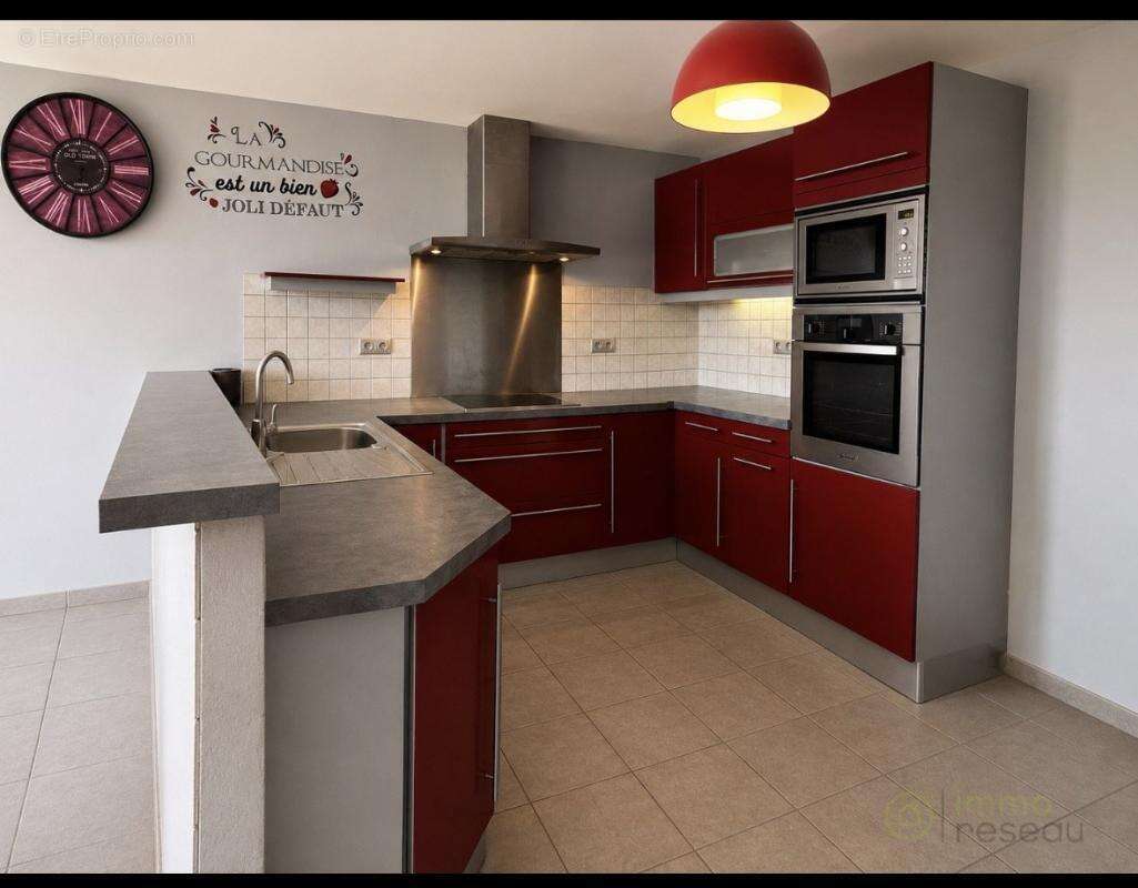 Maison 94 m² à Saint-Priest  - photo 7
