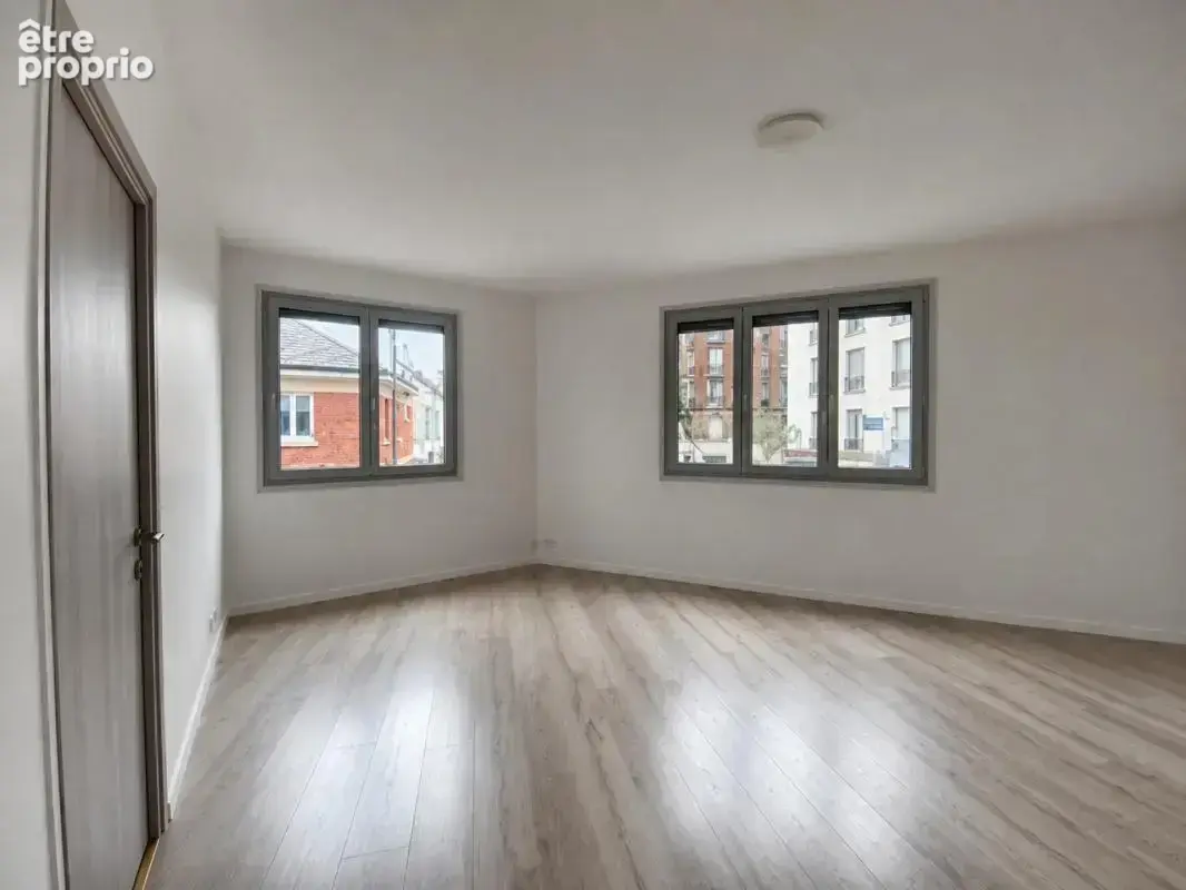 Appartement T4 de 83 m² à Noisy-le-Sec - photo 4