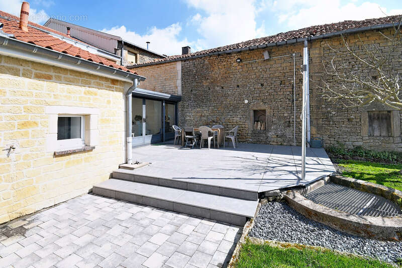 Maison à MERCY-LE-BAS