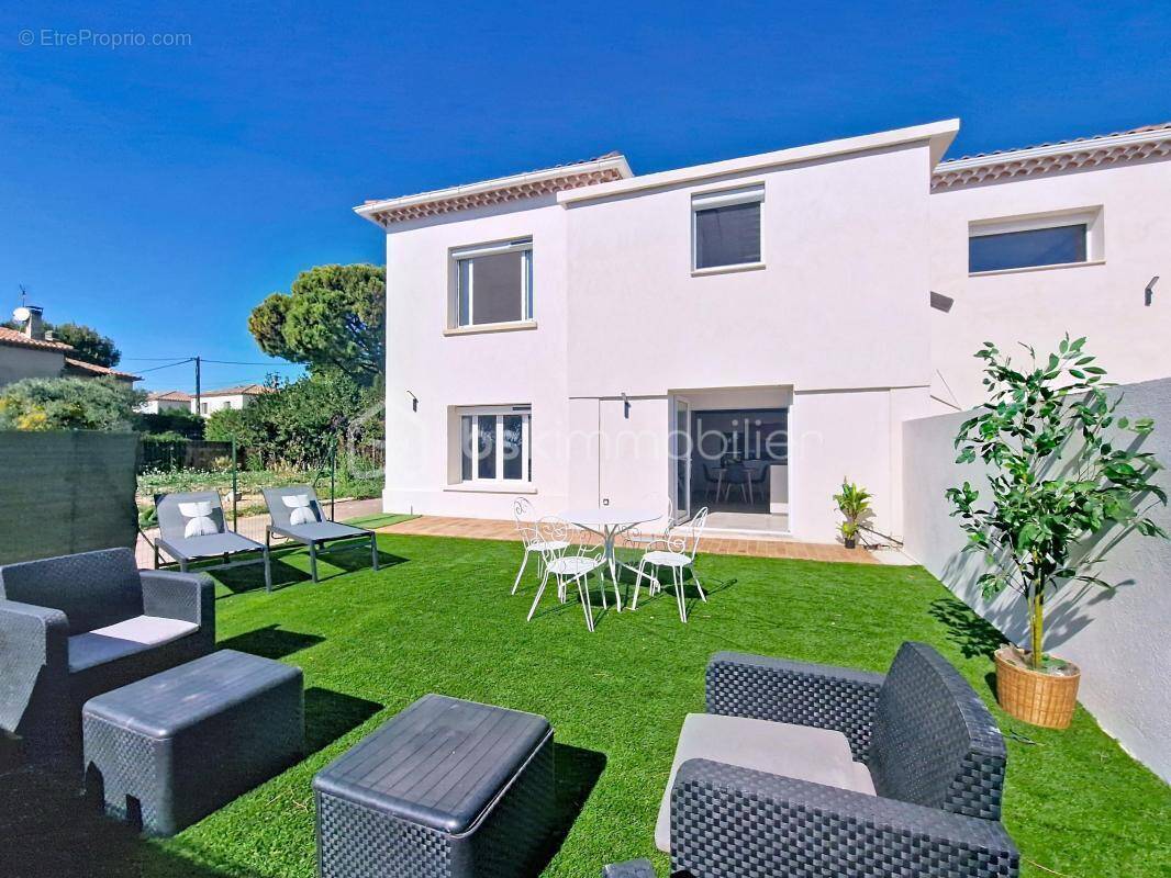 Appartement à LA FARE-LES-OLIVIERS