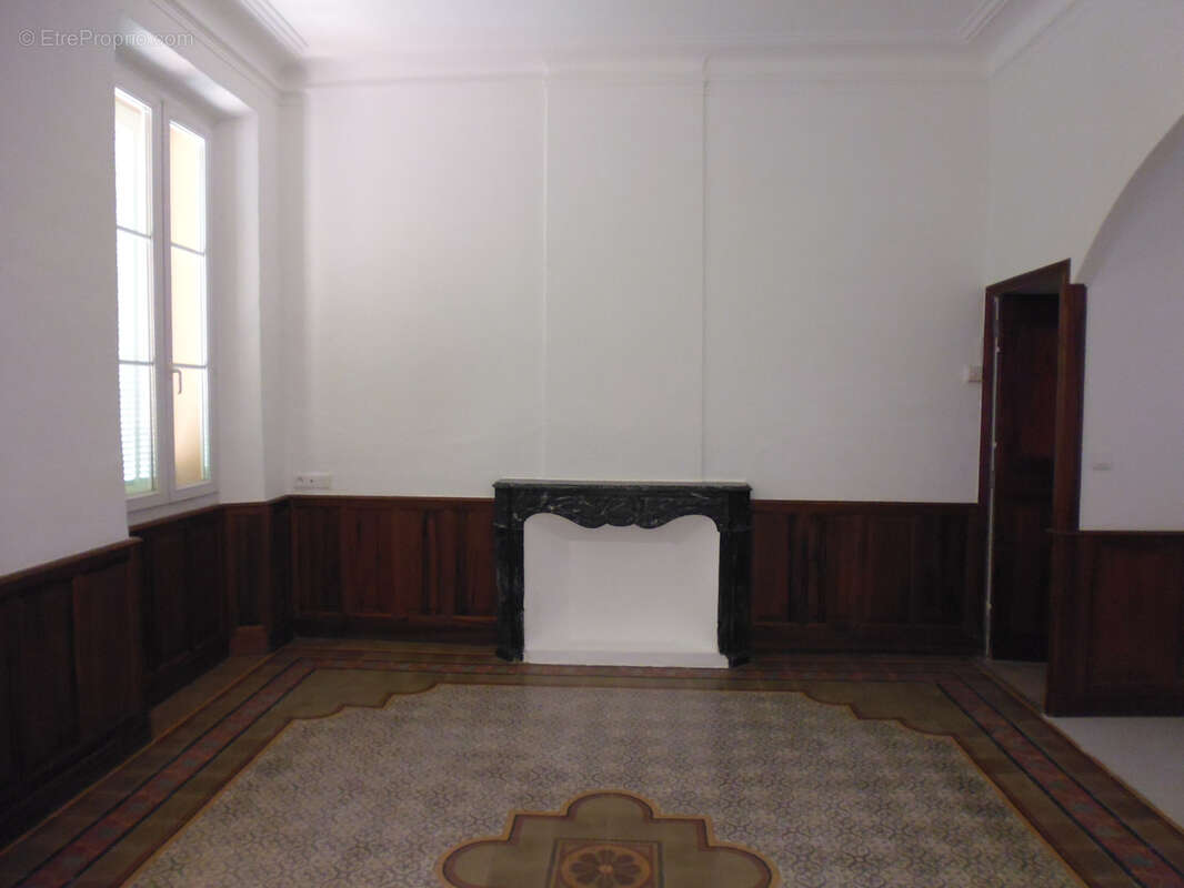 Appartement à SOLLIES-PONT