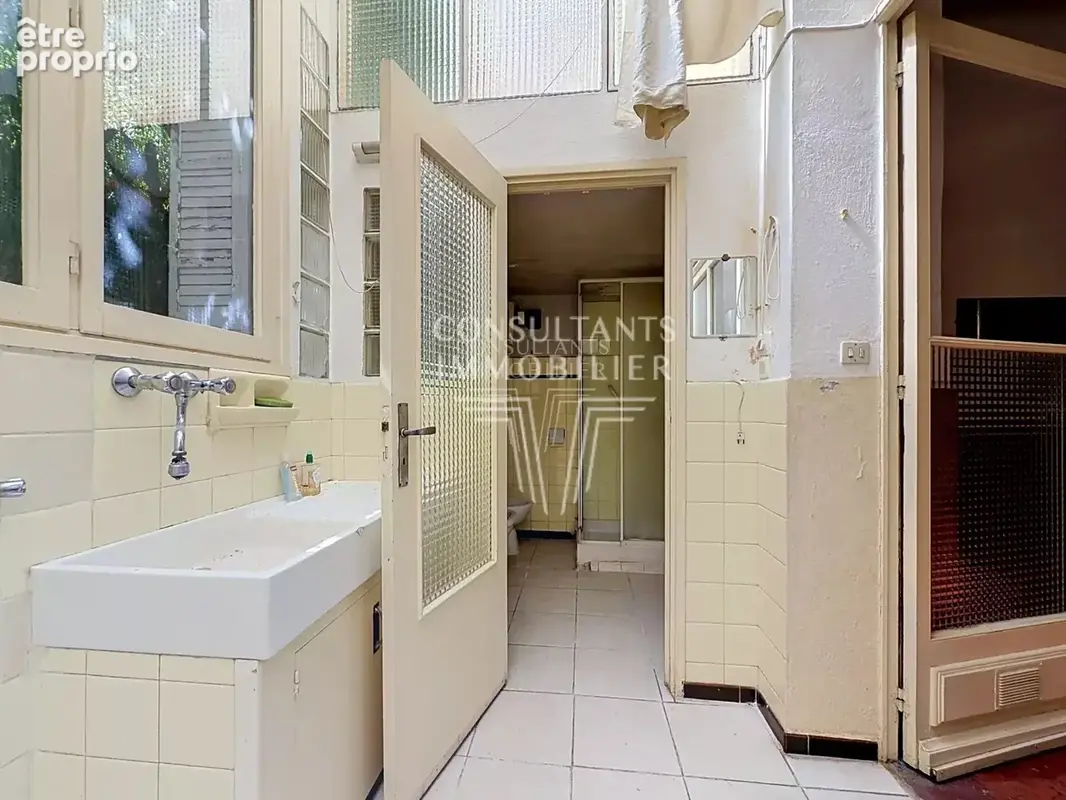 Cannes Banane – Studio à rénover avec mezzanine – Idéal investissement - photo 5