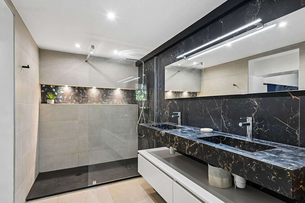 Maison à NANTERRE