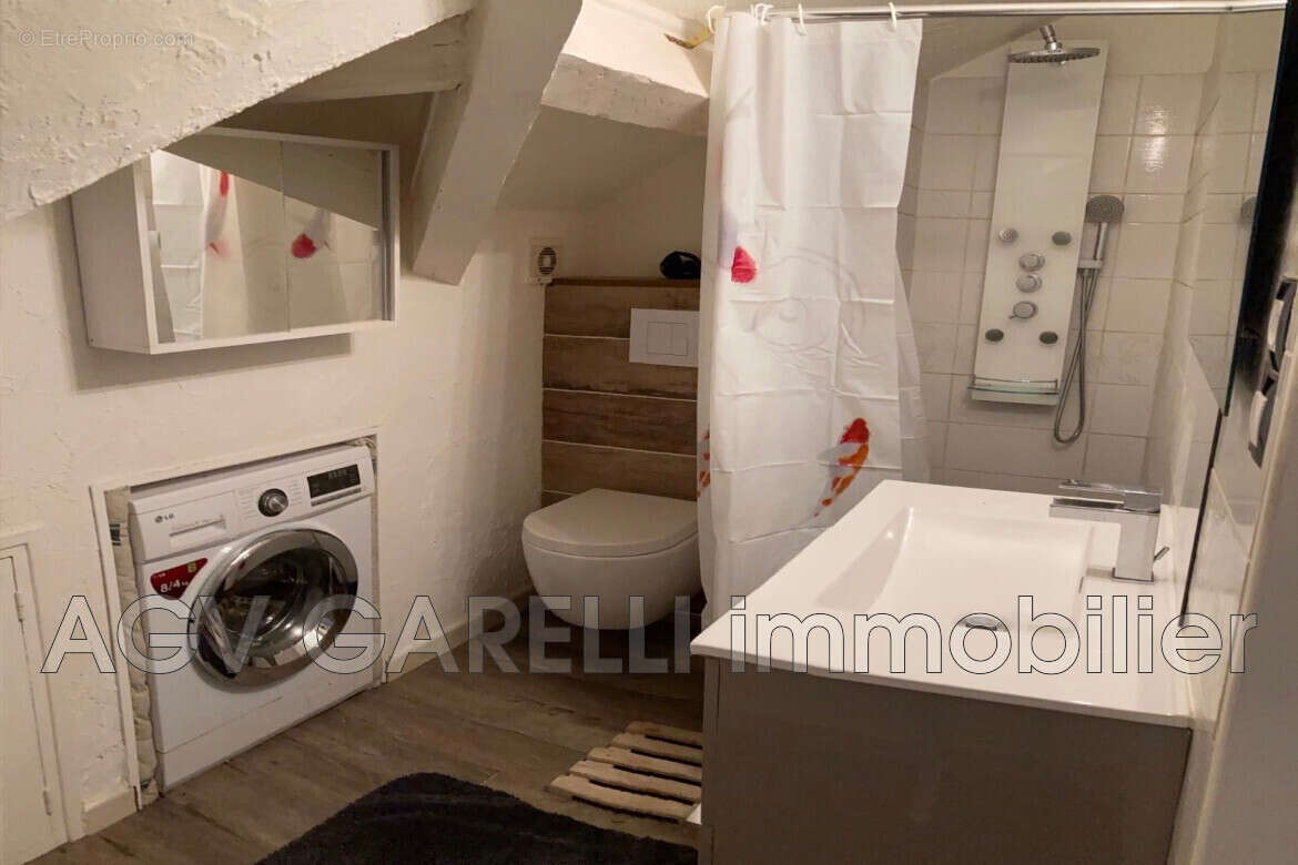 Appartement à LA LONDE-LES-MAURES