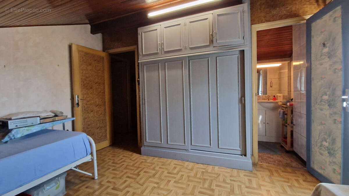 Maison à PARAY-VIEILLE-POSTE