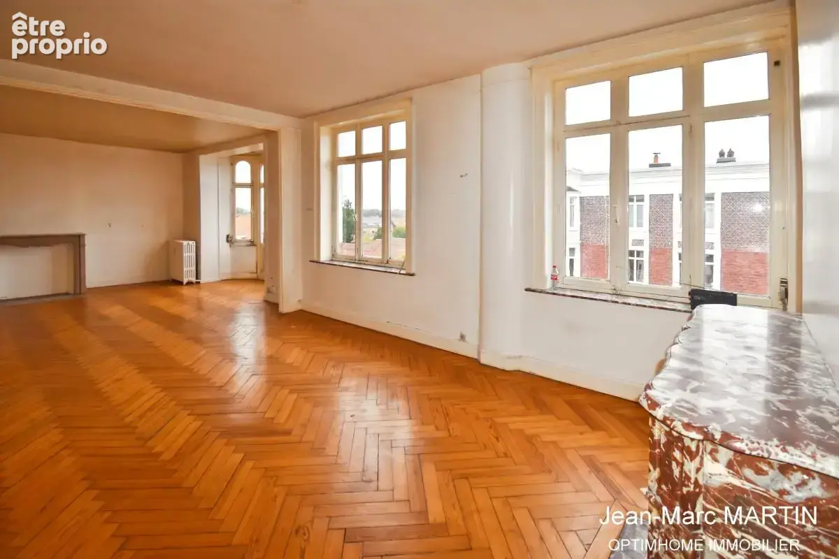 Proche du parc Barbieux, appartement lumineux de 91,74 m² à rénover à 3 min du métro – Roubaix - photo 4