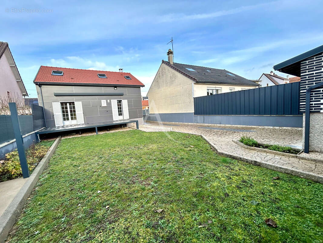 Maison à PARAY-VIEILLE-POSTE