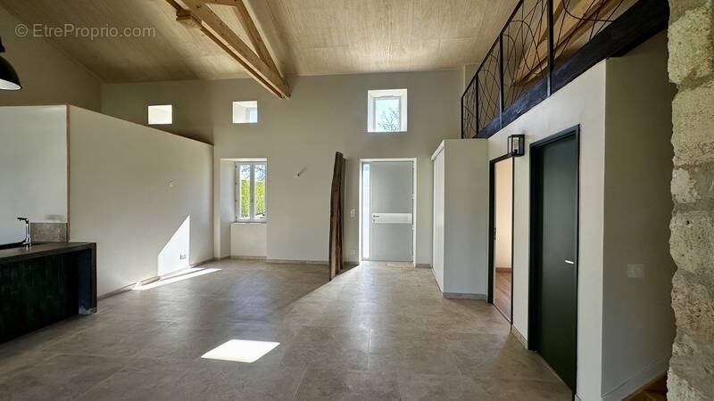 Maison à BARBEZIEUX-SAINT-HILAIRE