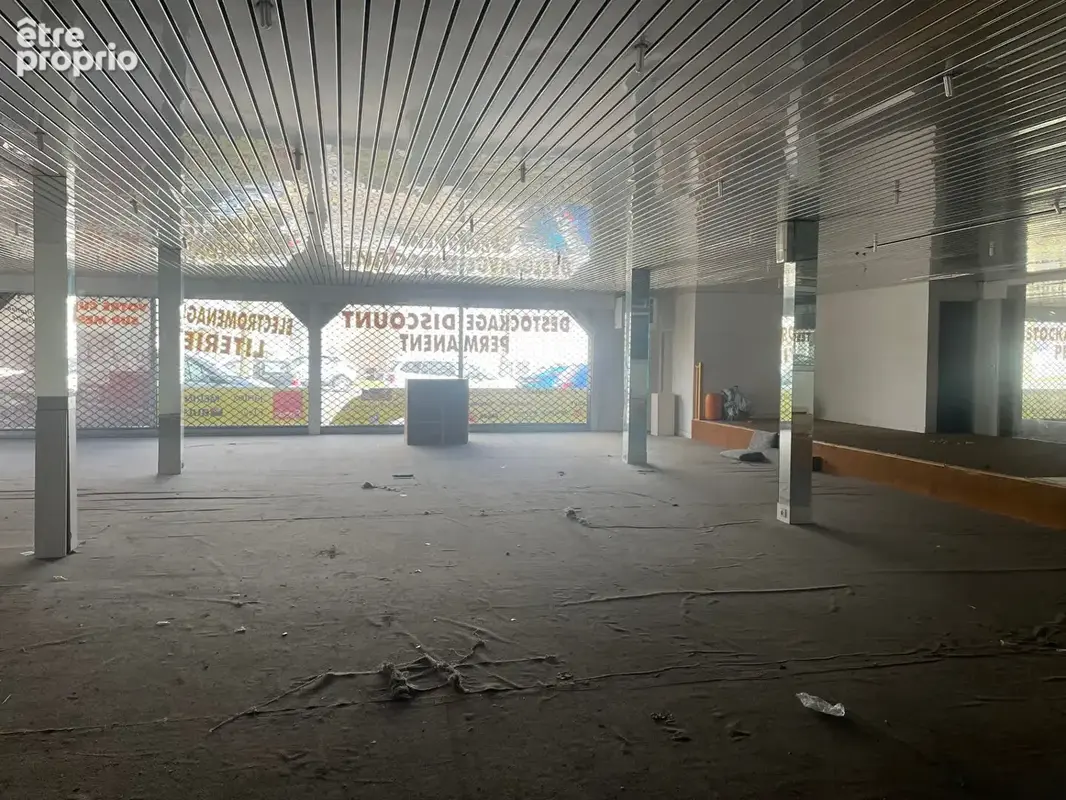 Local Commercial + Bureaux - photo 2