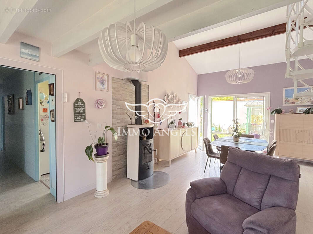 Maison à VAUX-SUR-MER