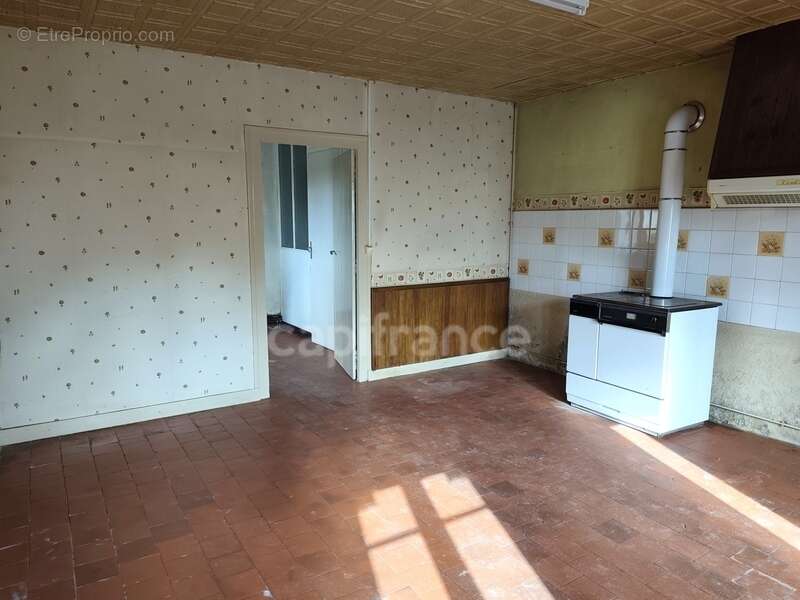 Ancienne ferme 114 m2 avec dépendances SAINT AUBIN EN CHAROLLAIS (71) - photo 10