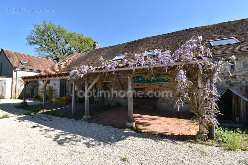 Maison à SAINT-LEGER-MAGNAZEIX