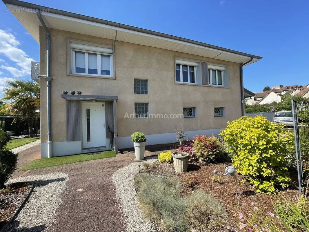 Maison à MORESTEL