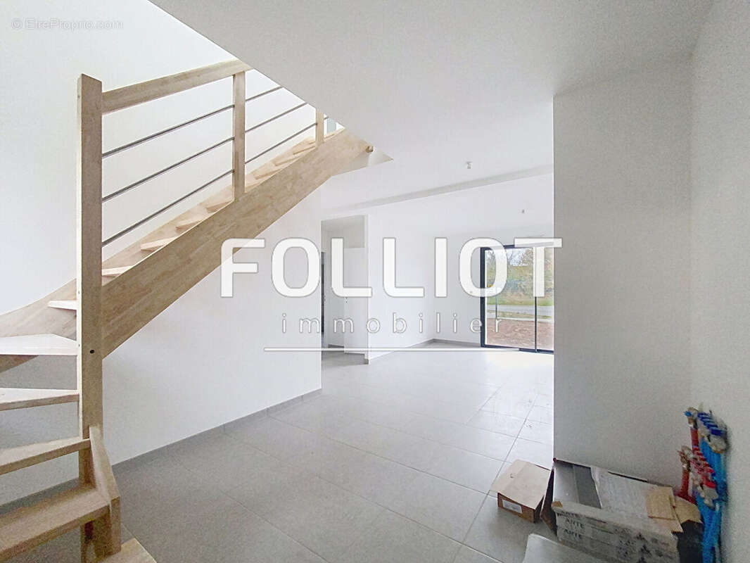 Maison à LA LUCERNE-D&#039;OUTREMER