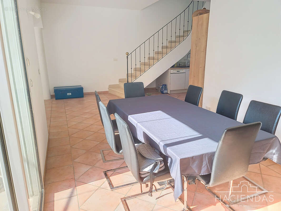 Maison à VENTABREN