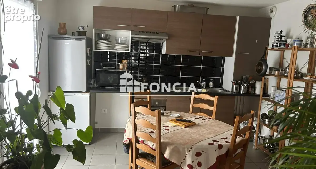 3 pieces avec terrasse cellier et double parking - photo 3