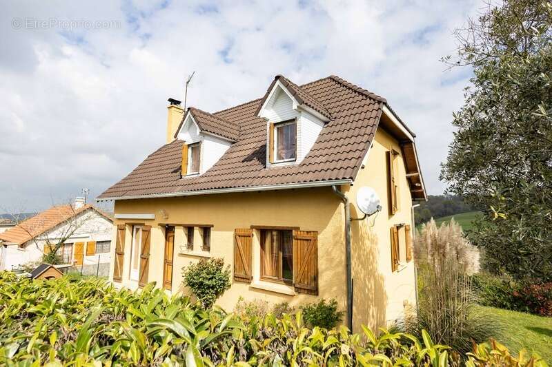 Maison à SERRES-CASTET
