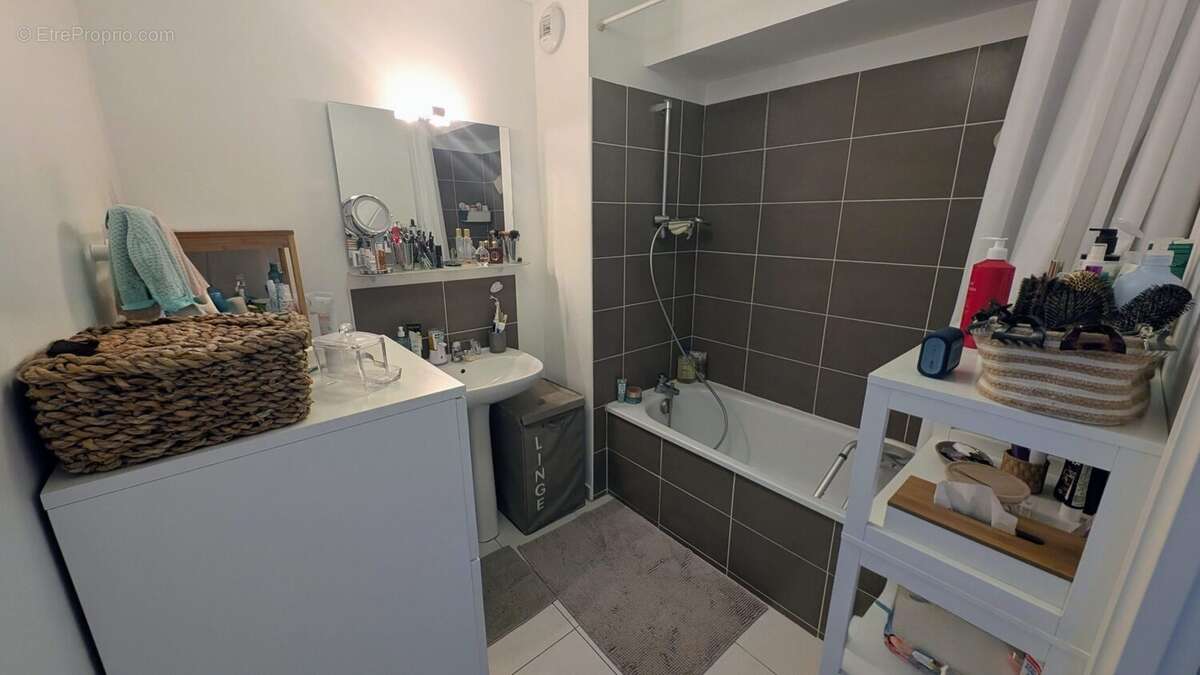 Appartement à CASTELNAU-LE-LEZ