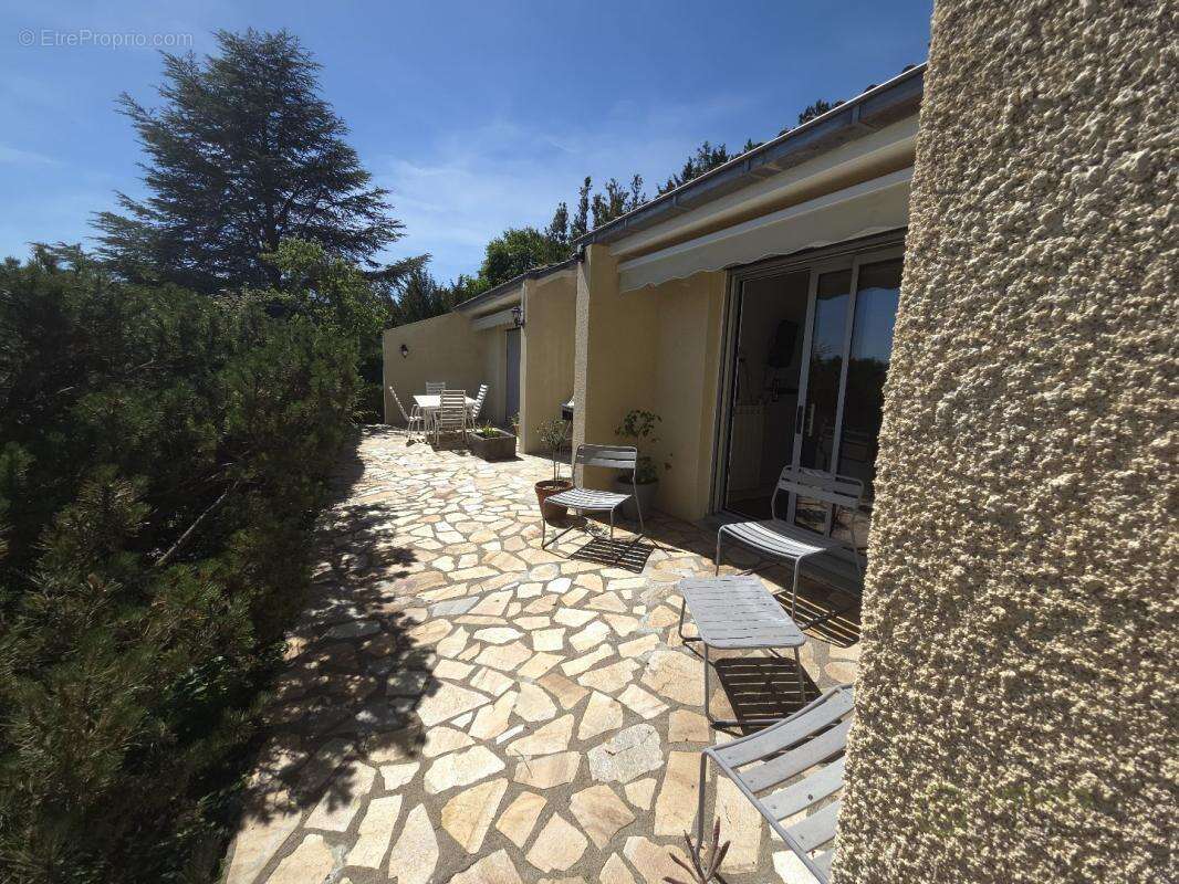Maison 180 m² à Ludesse  - photo 8