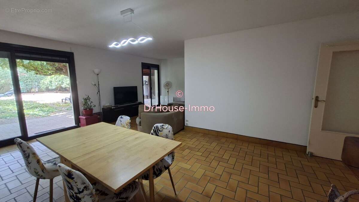 Maison 81 m² à Ambares-Et-Lagrave  - photo 6