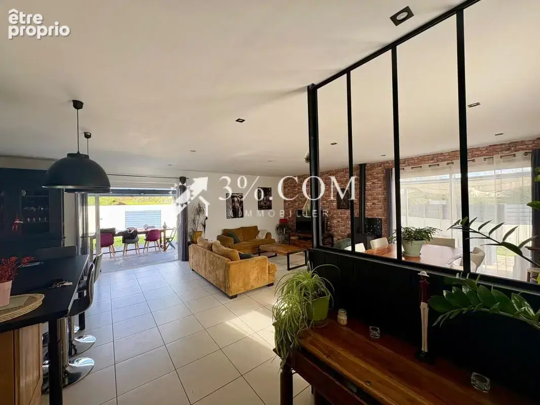 Maison familiale avec piscine et beau potentiel ! - photo 5
