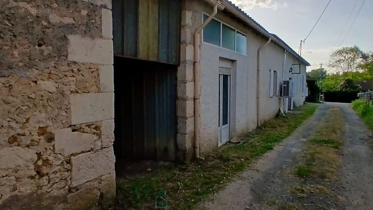 Maison à SAINT-VINCENT-JALMOUTIERS