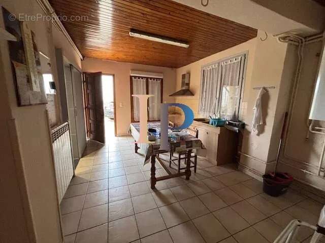 Maison à POUILLY-SOUS-CHARLIEU