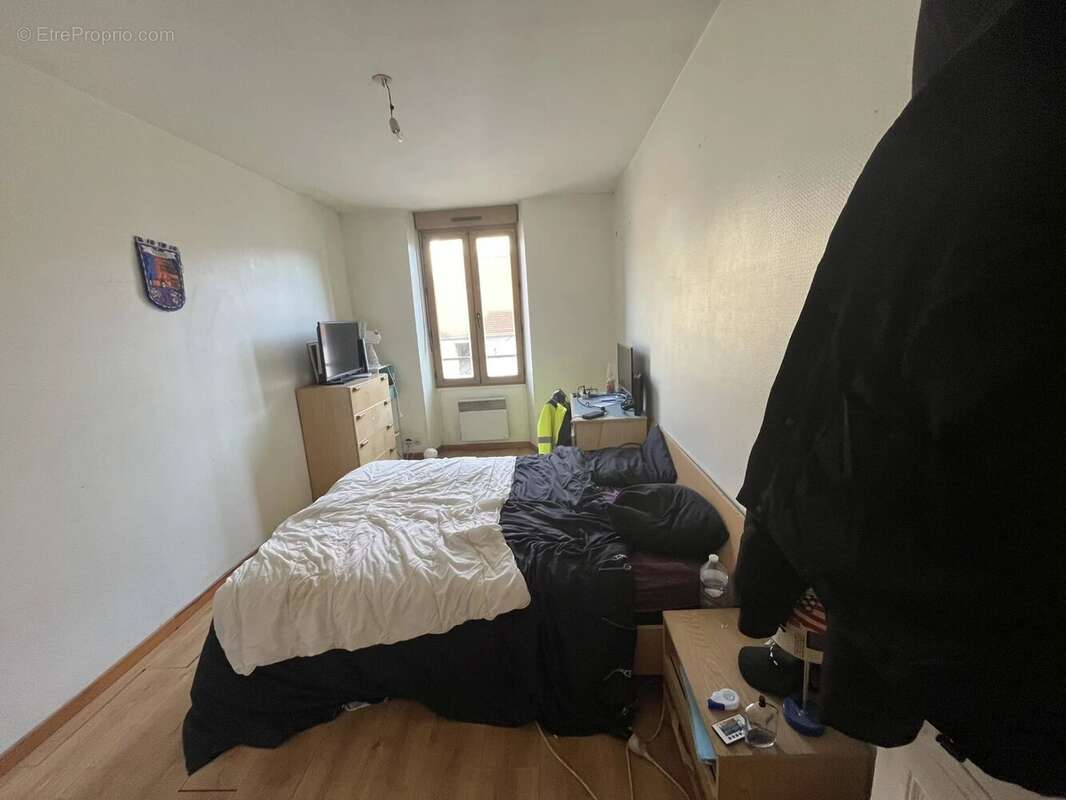 Appartement à BRIENON-SUR-ARMANCON