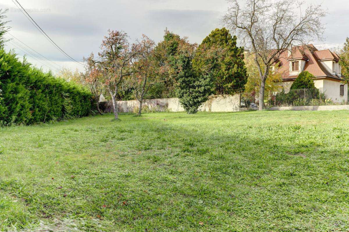 Terrain à PONT-DU-CHATEAU