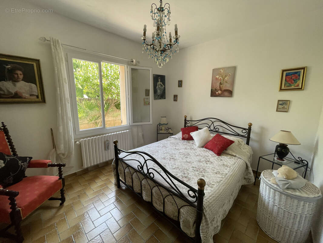 Vaison 2km / belle maison / sh240m2 / terrain 1396m2 / piscine / pool house 100m2 - photo 23