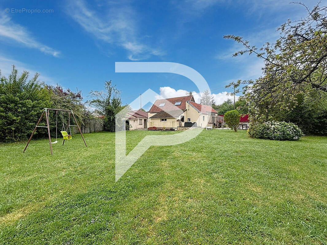 Maison à SAINT-REMY-SUR-AVRE