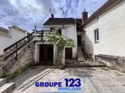 Maison à LAROCHE-SAINT-CYDROINE