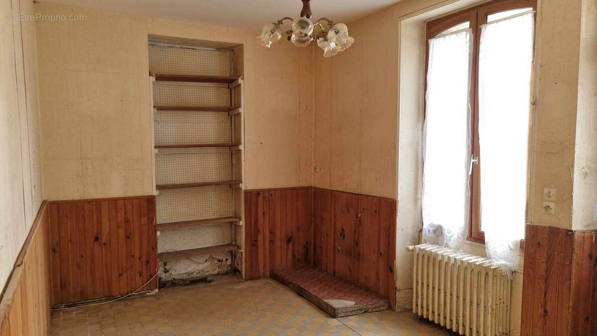 Maison à SAINT-CALAIS