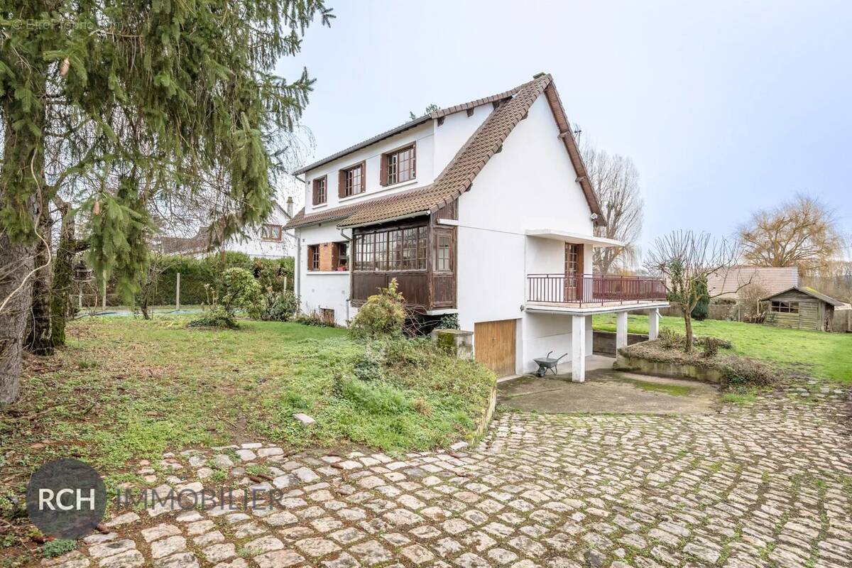 Maison à MONTFORT-L'AMAURY