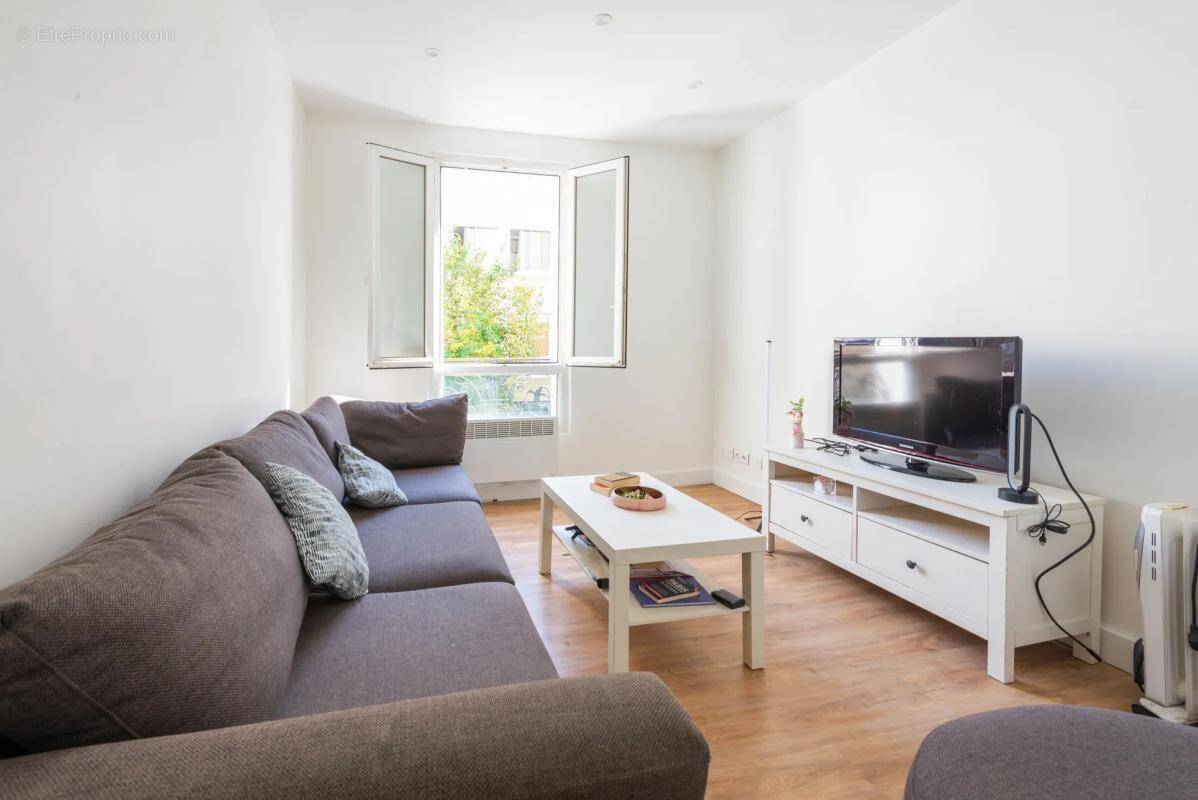 Appartement à COURBEVOIE