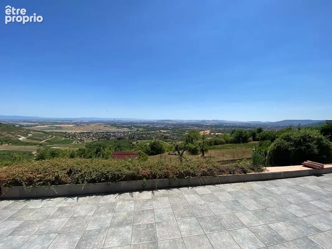 Villa de PLAIN PIED avec une VUE INCROYABLE et CAVE surprenante ! - photo 8