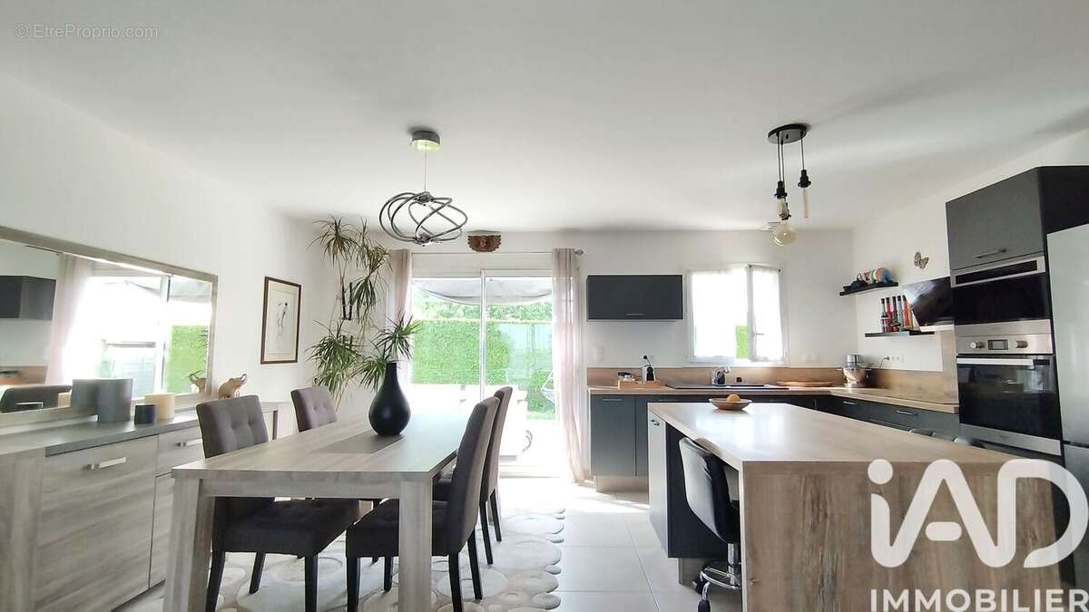 Photo 3 - Maison à MENNEVAL