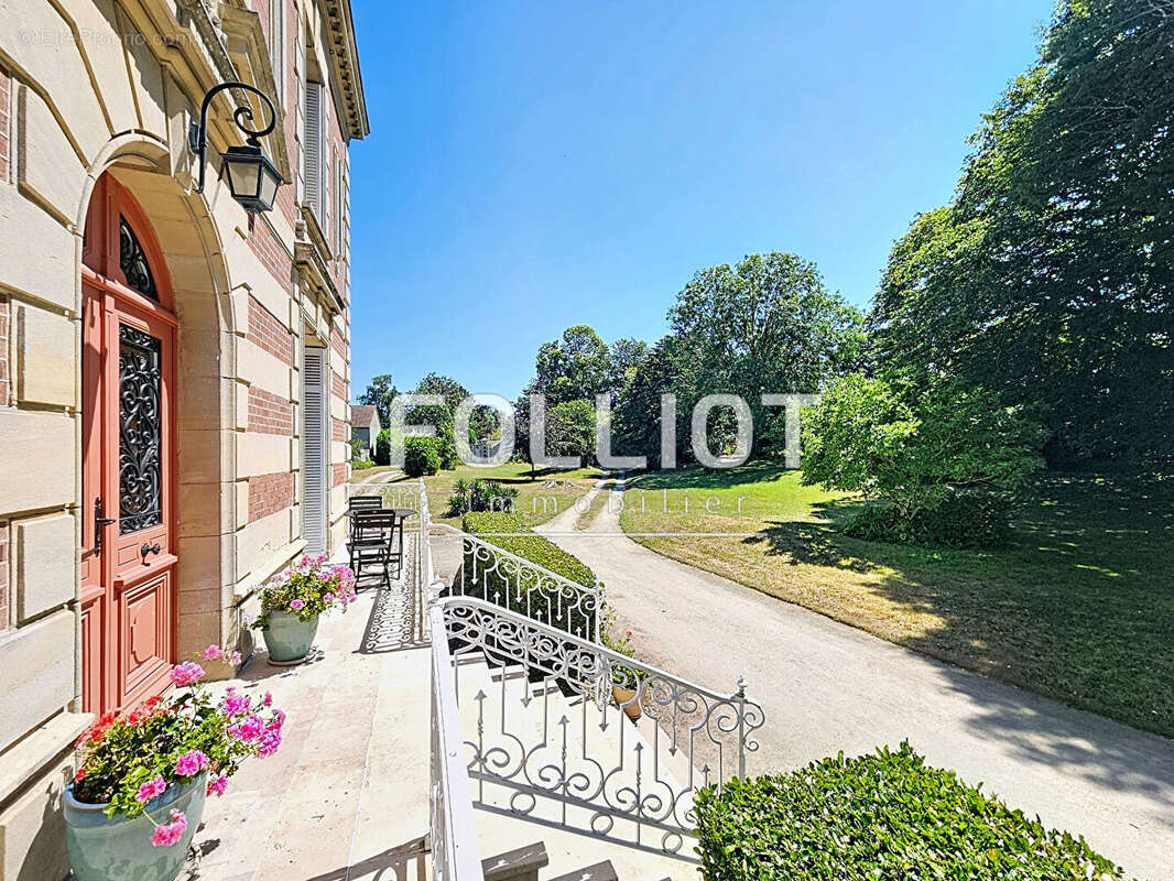 Maison de Maître du XIXe siècle -Ensemble immobilier remarquable au coeur de Douvres la Délivrande - photo 2