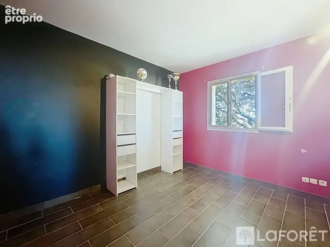 Sérignan Du Comtat - Maison plain pied 6 pièces 165 m2 avec piscine - photo 9
