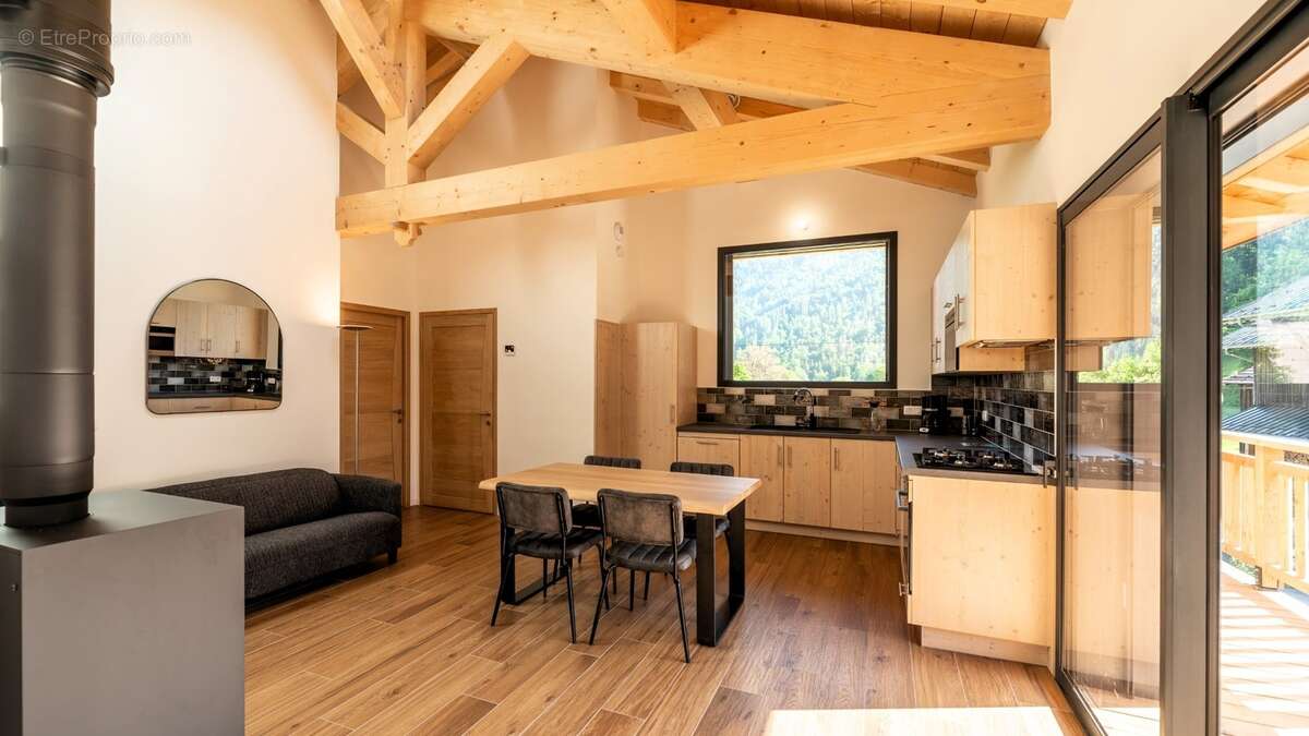 Haute Savoie (74), à vendre SAMOENS - Domaine skiable Grand-Massif - Appartement T3 + mezzanine 90 m² - photo 8