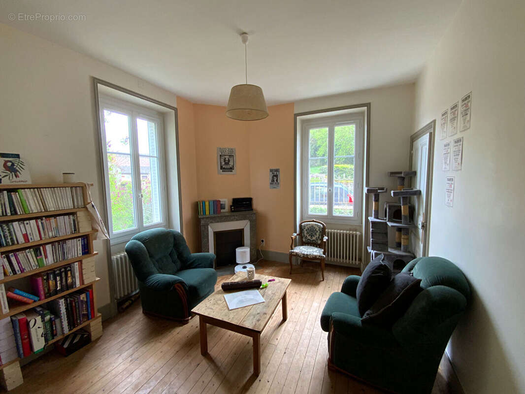 Maison à TOULON-SUR-ARROUX